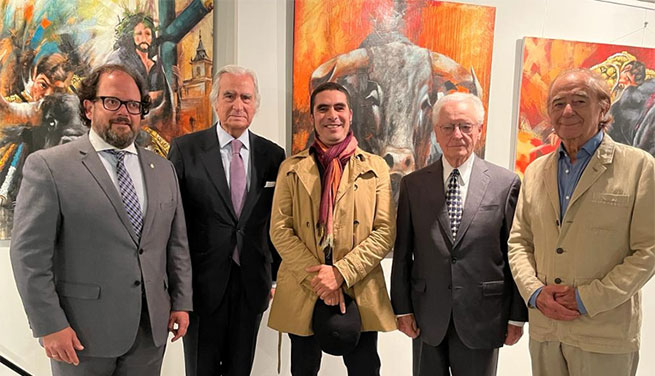 El ecuatoriano Romn Len muestra su obra pictrica 'Esencia y Bravura' en Las Ventas de Madrid