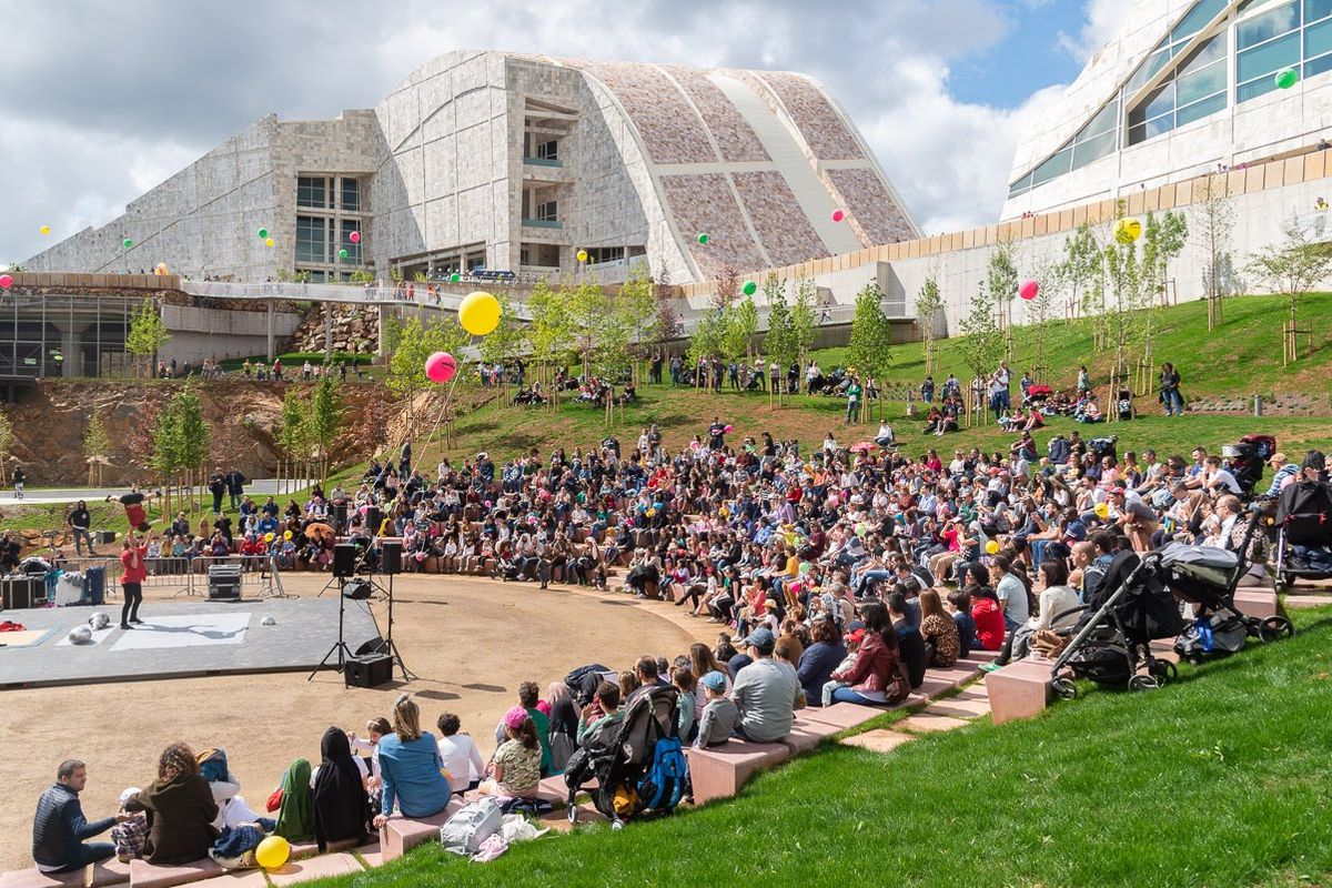 Foto de la tercera plana (cdc-circo.jpg)