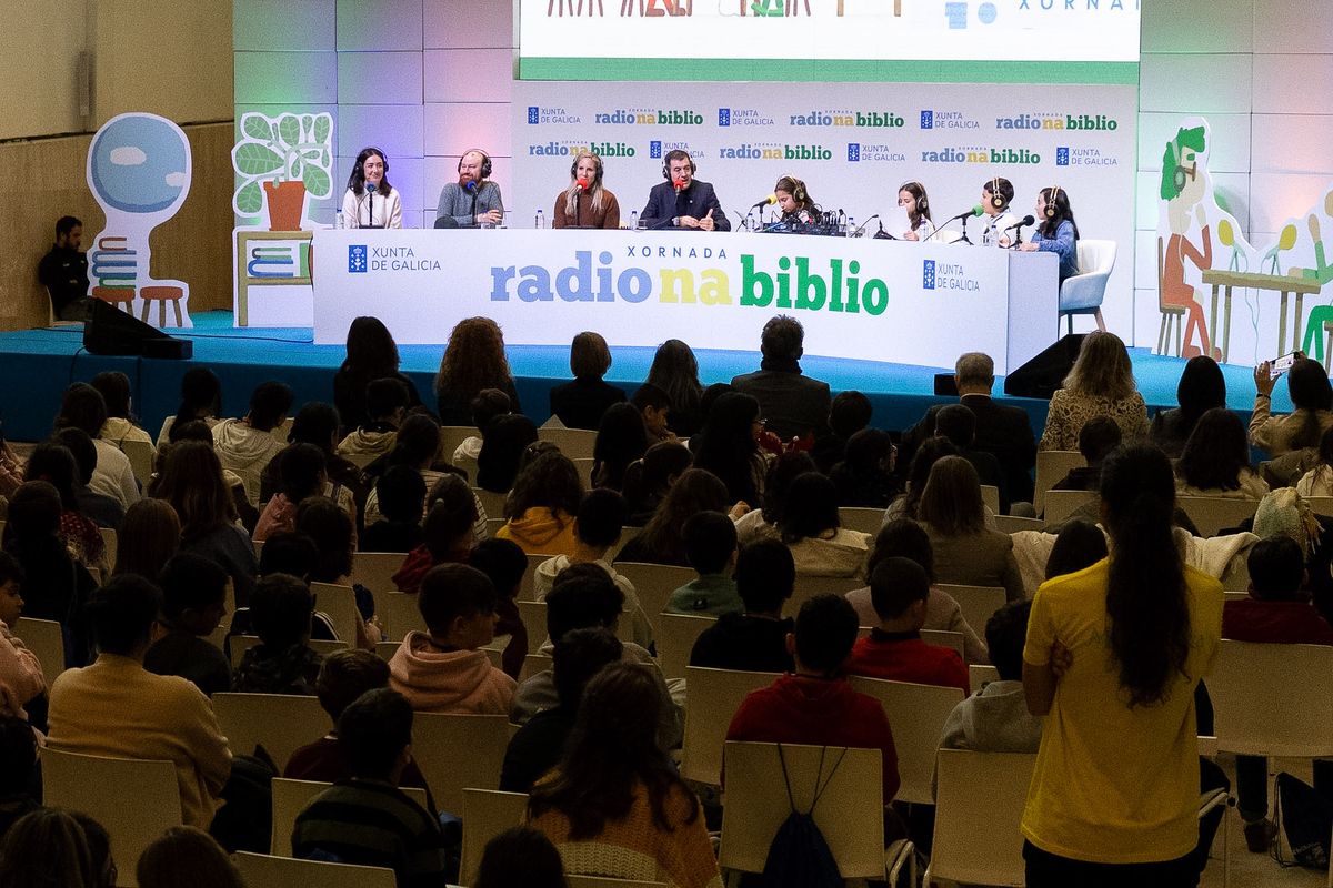 Foto del resto de noticias (radio-na-biblio.jpg)