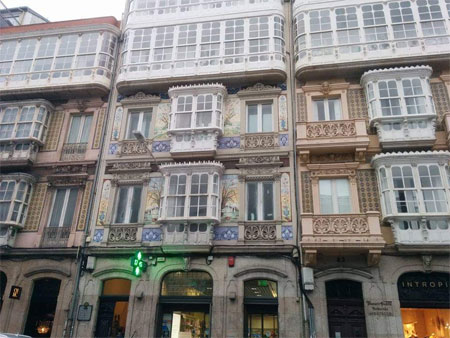Visita al Sporting Club Casino y edificios modernistas en Coruña