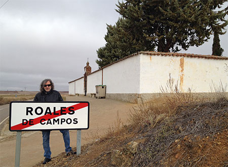 Claudio Rodríguez Fer recupera al maestro y poeta topo Santiago Marcos, que escribió veintidós años bajo tierra