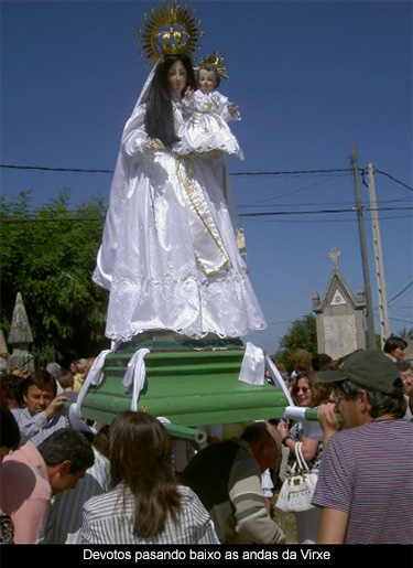 Devoción popular no Santuario da Virxe da Saúde de Frameán, Monterroso (8)