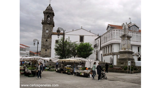 Miro la plaza de los García Naveira