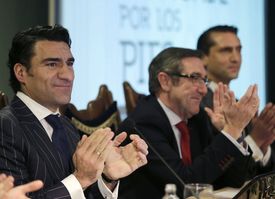 Presentacin del primer libro de estilo para caballeros