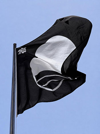 ¿Dónde está la bandera azul de la playa de Salinetas?