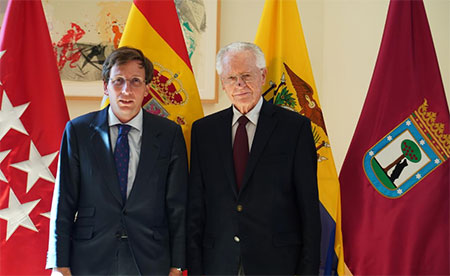 El Embajador del Ecuador se reúne con el Alcalde de Madrid