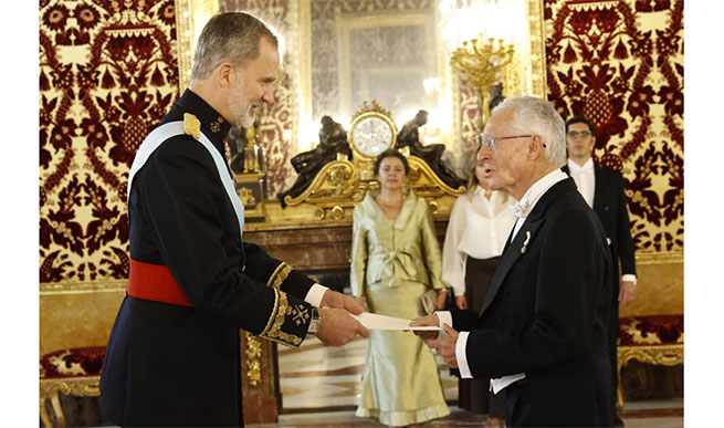 El embajador Andrs Vallejo presenta sus Cartas Credenciales ante el Rey de Espaa, Felipe VI