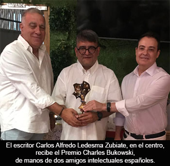 El poeta peruano Carlos Alfredo Ledesma recibe el Premio Charles Bukowski por la AACEDDH de Madrid