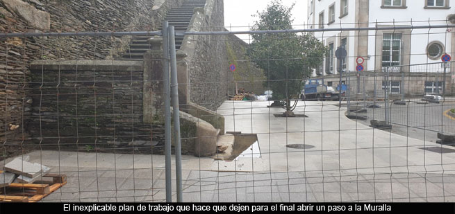 Un acceso a la Muralla inexplicablemente cerrado