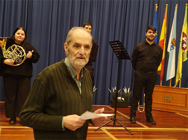 Música de acordeón, viento y guitarra en el Casino Herculino