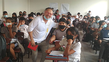 Gira Nacional Carnavalesca para Construir un Colegio en Bolivia