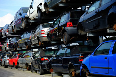 ¿Sabes cómo desechar correctamente las piezas de coche usadas?