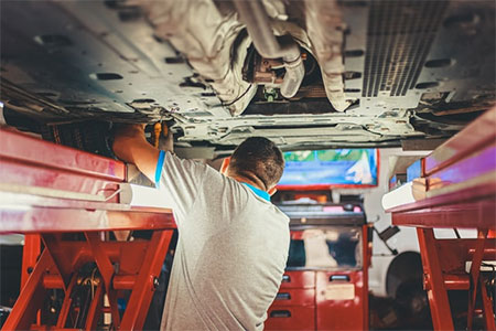 ¿Cómo saber si los amortiguadores de tu coche están fallando?