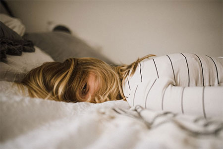 Cómo combatir el insomnio: estrategias para un mejor descanso