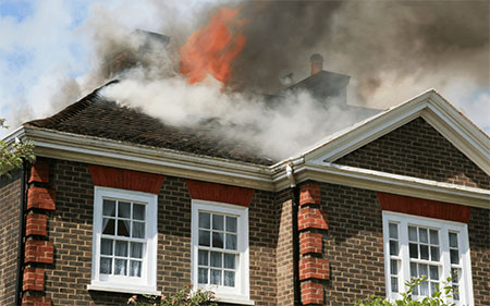 ¿Cubre el seguro de hogar los daños ocasionados por incendios?