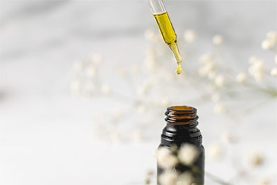 Amazon prohíbe la venta de aceite de CBD en España: qué ha pasado y qué alternativas existen