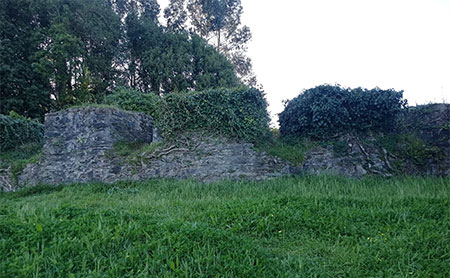 O porto de Redes na ría de Ares