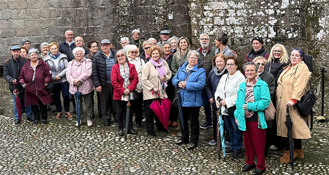 Alumnos de la UNED Senior Coruña recibidos por la Alcaldesa de Vimianzo