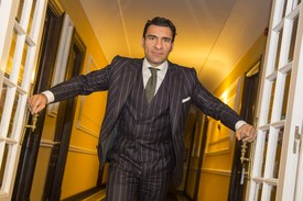 Primer traje bespoke producido por V. P. III