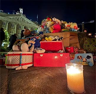 No Obradoiro, o día dos inocentes, ás oito da tarde