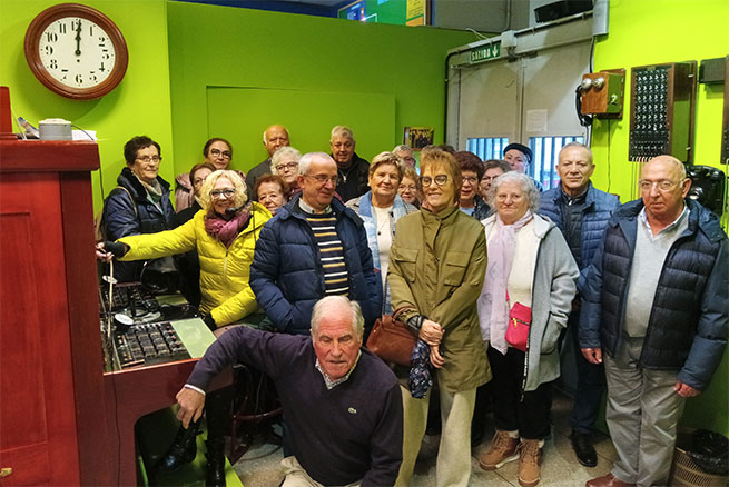 La UNED Senior Coruña en el Museo Didáctico de las Telecomunicaciones en La Coruña