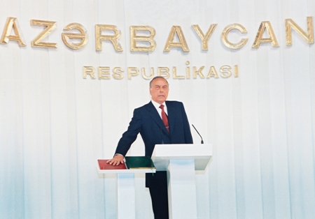 El día de la Salvación Nacional en Azerbaiyán recuerda al líder nacional Heydar Aliyev